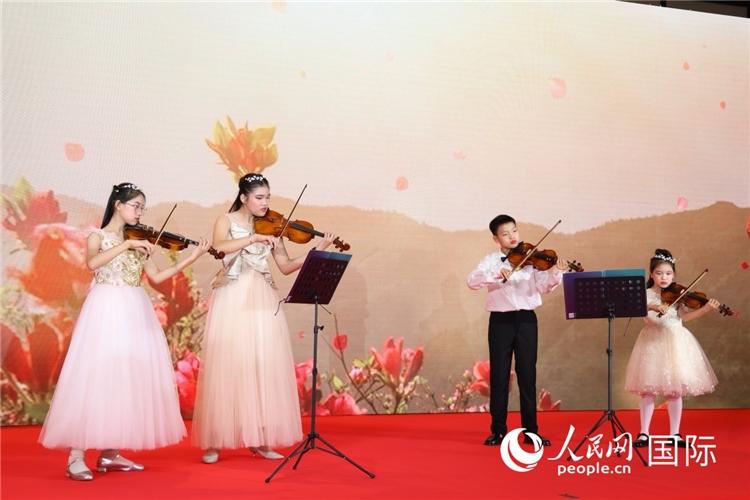 中國青少年樂器表演。人民網(wǎng)記者任皓宇攝