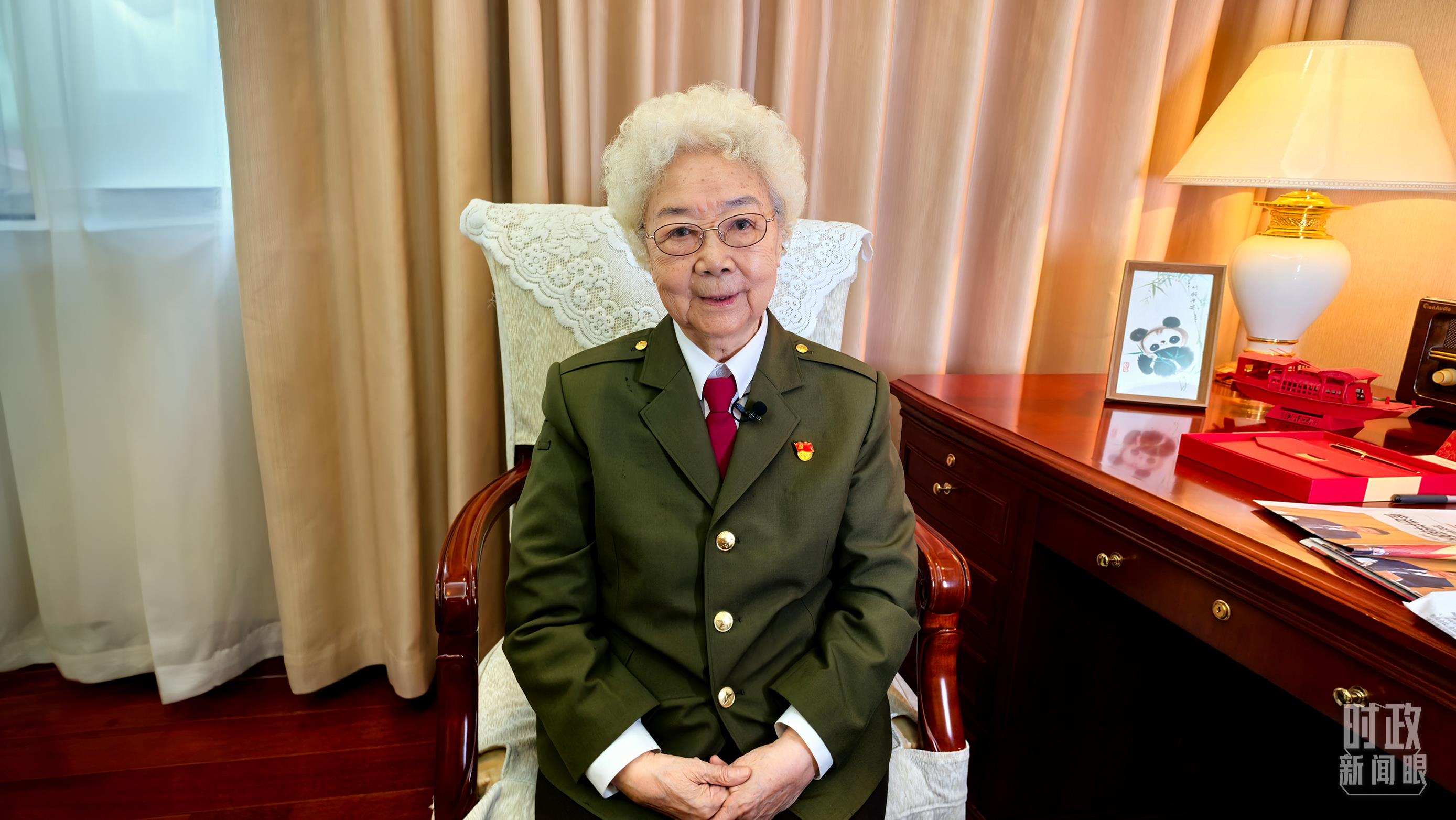 “人民藝術(shù)家”國(guó)家榮譽(yù)稱(chēng)號(hào)獲得者田華。（總臺(tái)央視記者史偉拍攝）