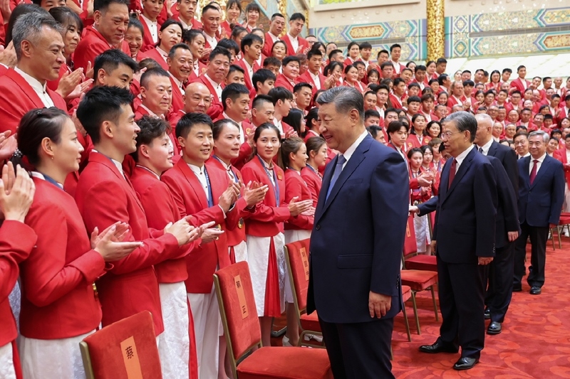 2024年8月20日，習(xí)近平總書(shū)記在人民大會(huì)堂接見(jiàn)第33屆夏季奧林匹克運(yùn)動(dòng)會(huì)中國(guó)體育代表團(tuán)全體成員。