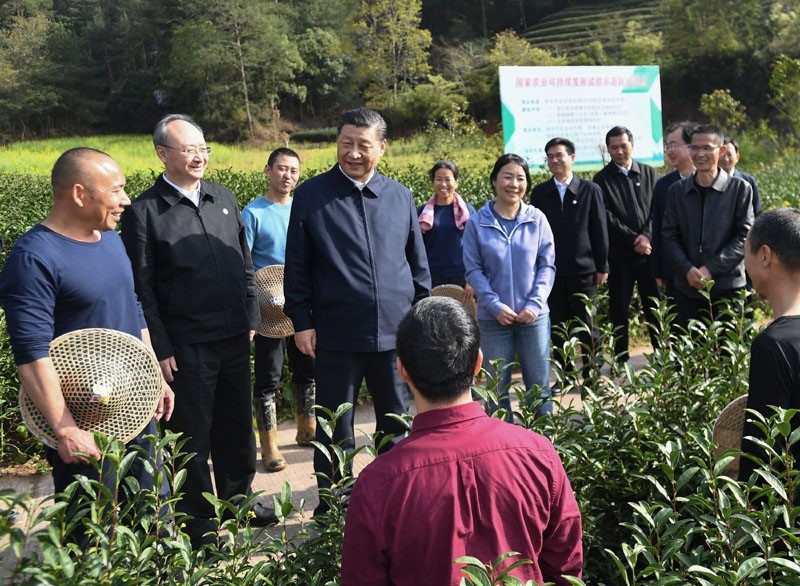 2021年3月22日，習(xí)近平總書記在福建南平武夷山市星村鎮(zhèn)燕子窠生態(tài)茶園，同科技特派員、茶農(nóng)親切交流，了解當?shù)夭璁a(chǎn)業(yè)發(fā)展情況。