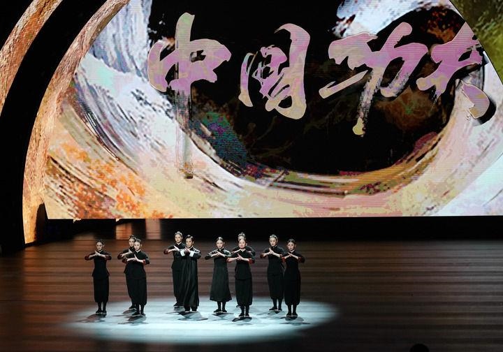 2024年9月19日，演職人員在北京文化論壇專場文藝演出中表演舞劇《詠春》。