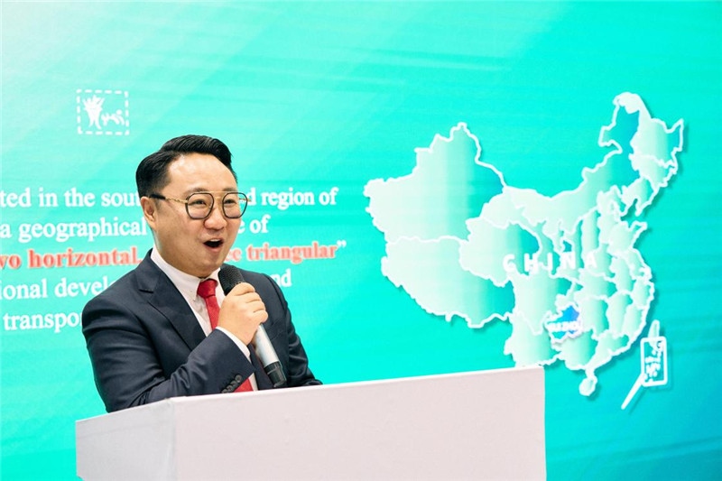 “中國館”貴州旅游推介會現(xiàn)場介紹。楊浩鵬