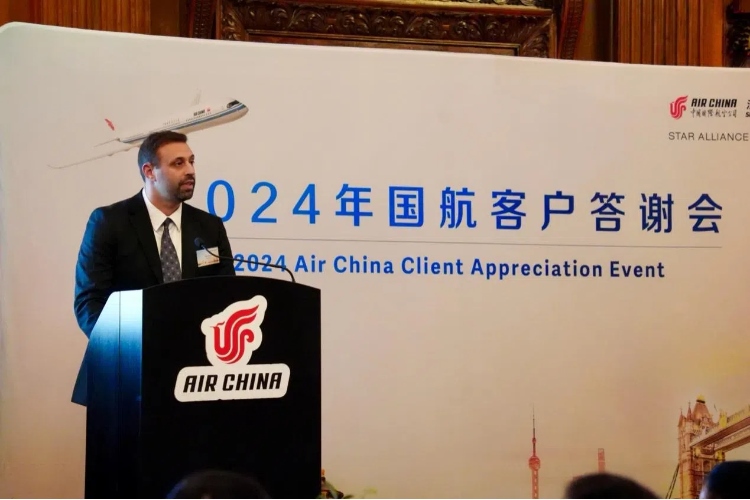 英國(guó)48家集團(tuán)俱樂部主席杰克·佩里發(fā)表致辭。吳若鳴攝