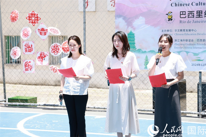 詩歌朗誦《我的南方和北方》表達(dá)了對(duì)祖國家鄉(xiāng)大好河山的熱愛。人民網(wǎng)記者 陳海琪攝