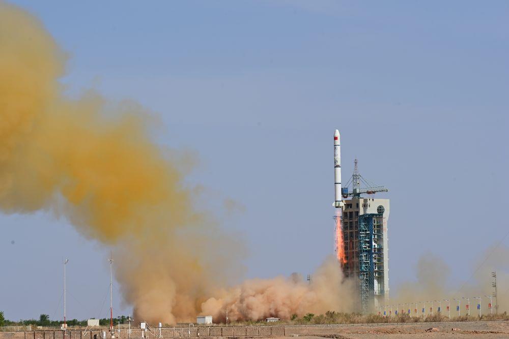 △2023年5月21日16時(shí)，我國在酒泉衛(wèi)星發(fā)射中心采用長(zhǎng)征二號(hào)丙運(yùn)載火箭，成功發(fā)射首顆內(nèi)地與澳門合作研制的空間科學(xué)衛(wèi)星“澳門科學(xué)一號(hào)”。