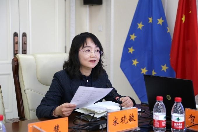 中國社會科學(xué)院歐洲研究所《歐洲研究》總編輯、中國歐洲學(xué)會秘書長宋曉敏教授主持研討會。吳迪攝