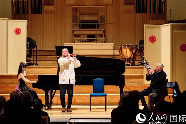 旅英音樂(lè)家聯(lián)袂演奏《枉凝眉》。楊浩鵬攝