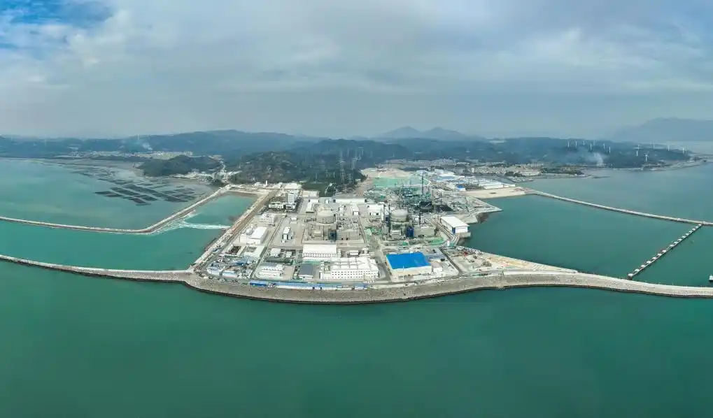 △2025年1月1日0時17分，經(jīng)過168小時滿功率連續(xù)運行考核，漳州核電1號機組正式投入商業(yè)運行。