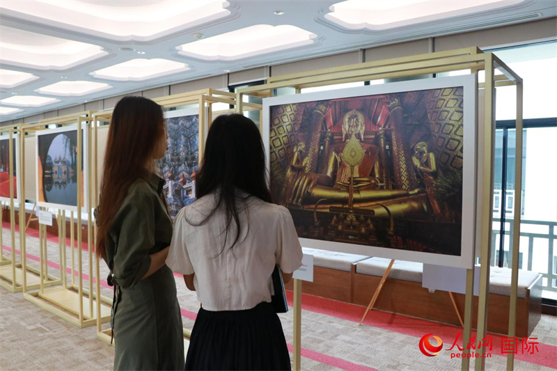 “遇見”攝影展現(xiàn)場。朱瀟逸攝