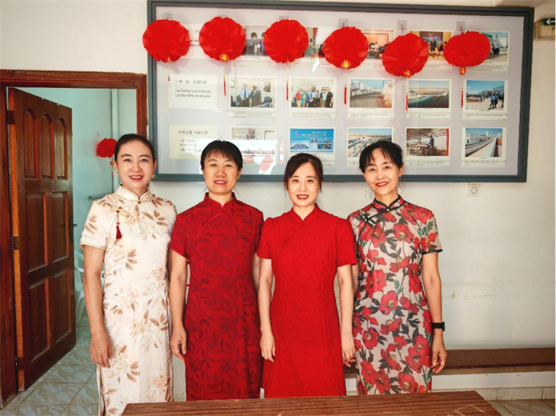 援吉第23批醫(yī)療隊(duì)女隊(duì)員合影，中國(guó)（山西）第 23 批援吉醫(yī)療隊(duì)供圖