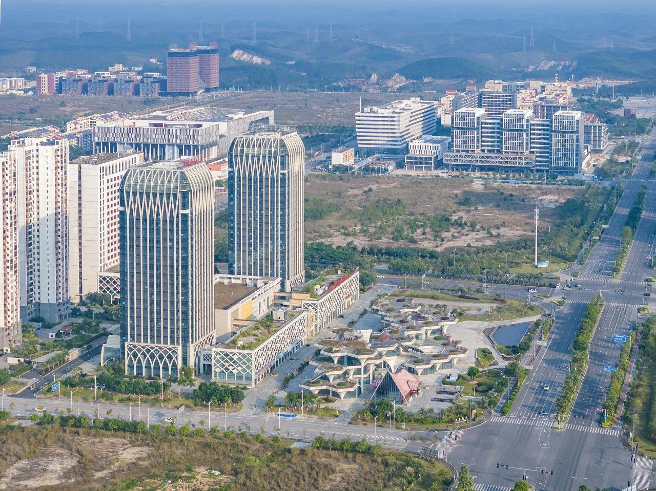 2023年11月，廣西欽州，航拍中國(guó)—馬來(lái)西亞欽州產(chǎn)業(yè)園區(qū)。