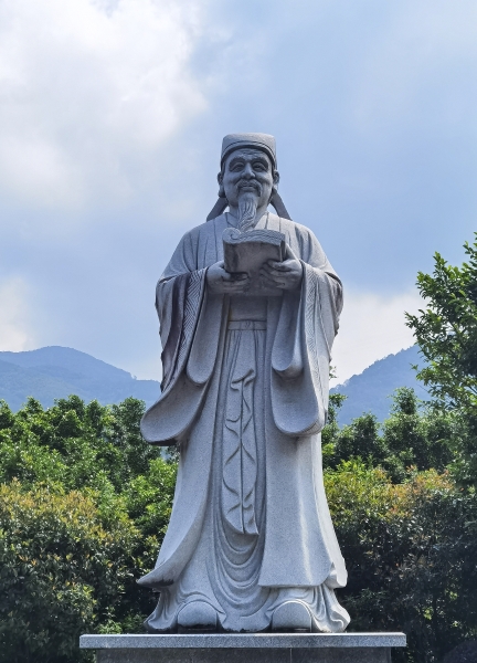 位于南平的朱熹石雕塑像。圖片來(lái)源：視覺(jué)中國(guó)