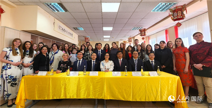 參加中文翻譯比賽全體人員合影。人民網(wǎng)記者 蔡子暢攝