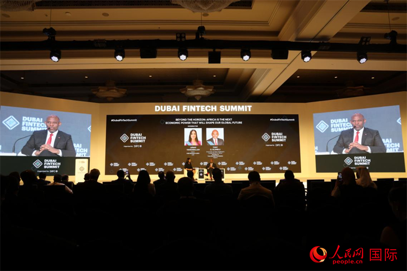2025迪拜金融科技峰會(huì)期間舉行的對(duì)話活動(dòng)。人民網(wǎng)記者 張志文攝