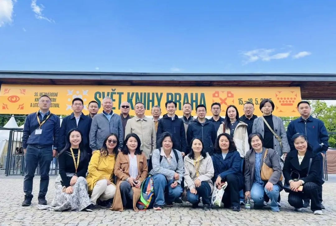 中國出版界代表團合影。圖片均由國圖集團供圖