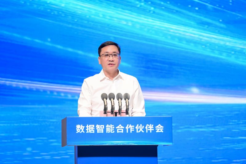 圖為河南省人民政府國(guó)有資產(chǎn)監(jiān)督管理委員會(huì)黨委委員、副主任李海峰。