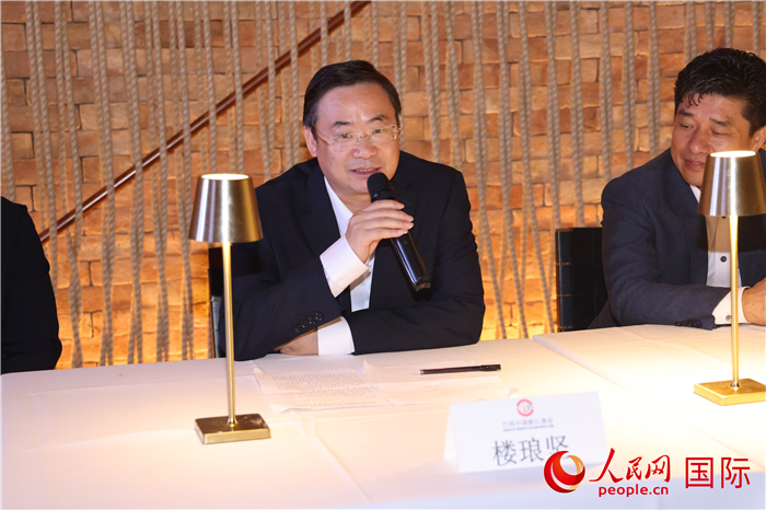 浙江省麗水市海外聯(lián)誼會會長樓瑯堅在座談會上致辭。 人民網(wǎng)記者 時元皓攝